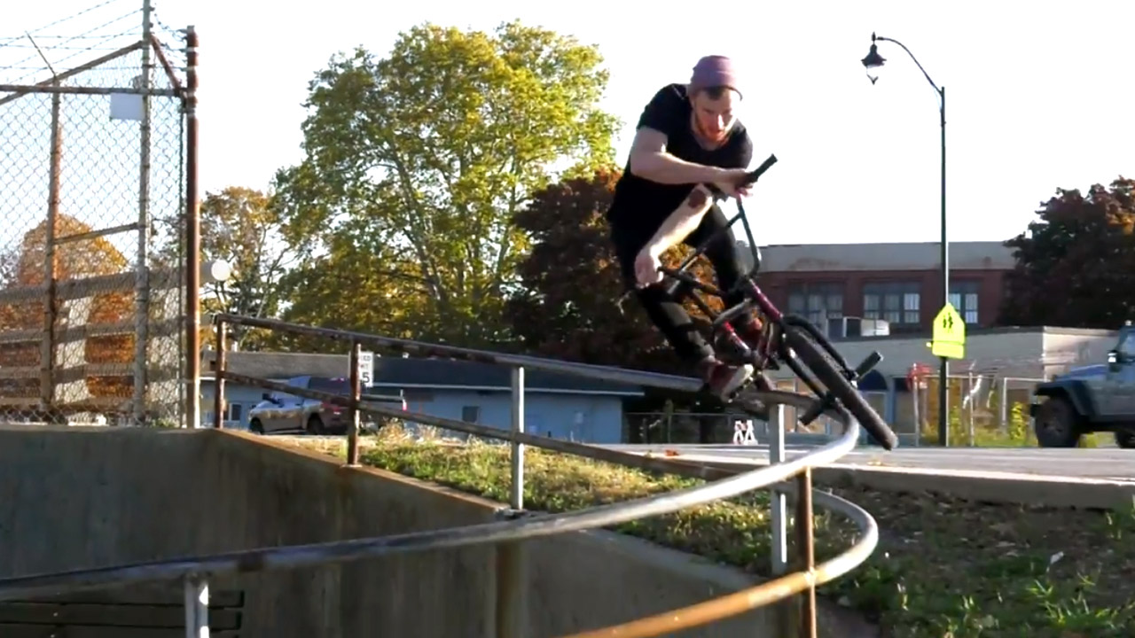 Bei éclat hat man den Handrailschreck Dan Coller nach drei Jahren Flow ins Pro-Team befördert und der dankt es mit einem Video voller Banger.