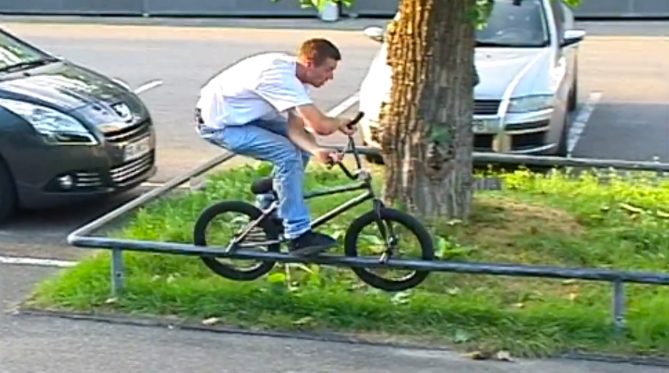 Dennis Erhardt ist neu im Team des Deepend-Shops. Seinen Welcome-Edit solltest du trotz Verstoß gegen das Cliprecyclingverbot auf keinen Fall verpassen!