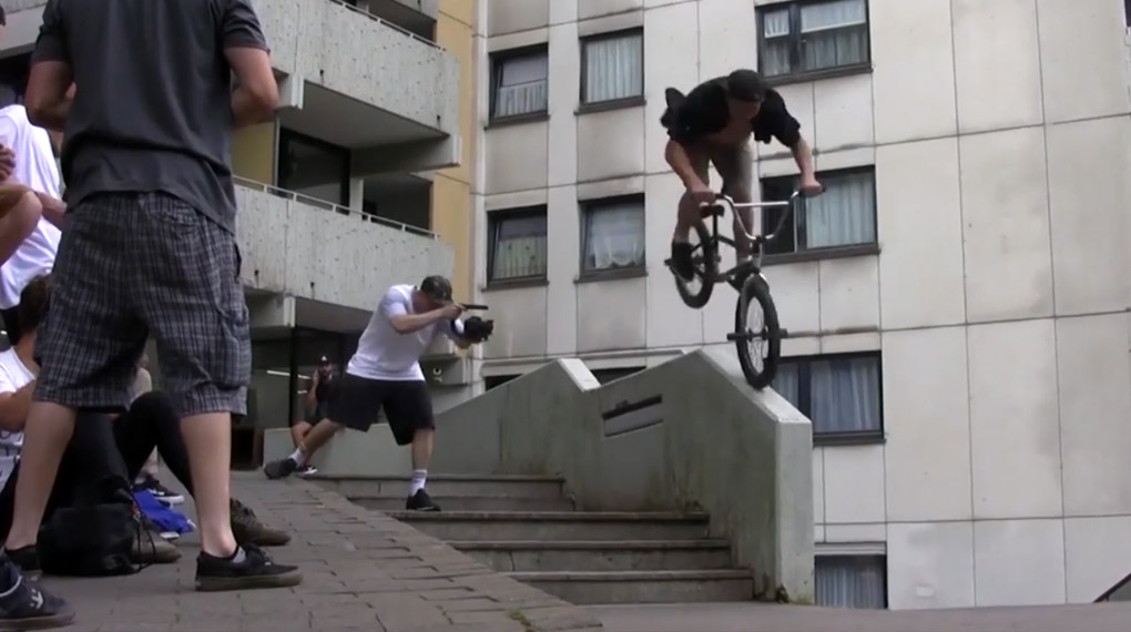 Hier entlang für den Bruno Hoffmann X Fernando Laczko X Ben Lewis X Harry Mills-Wakley Mixpart aus "Graft 3" von Dub BMX.