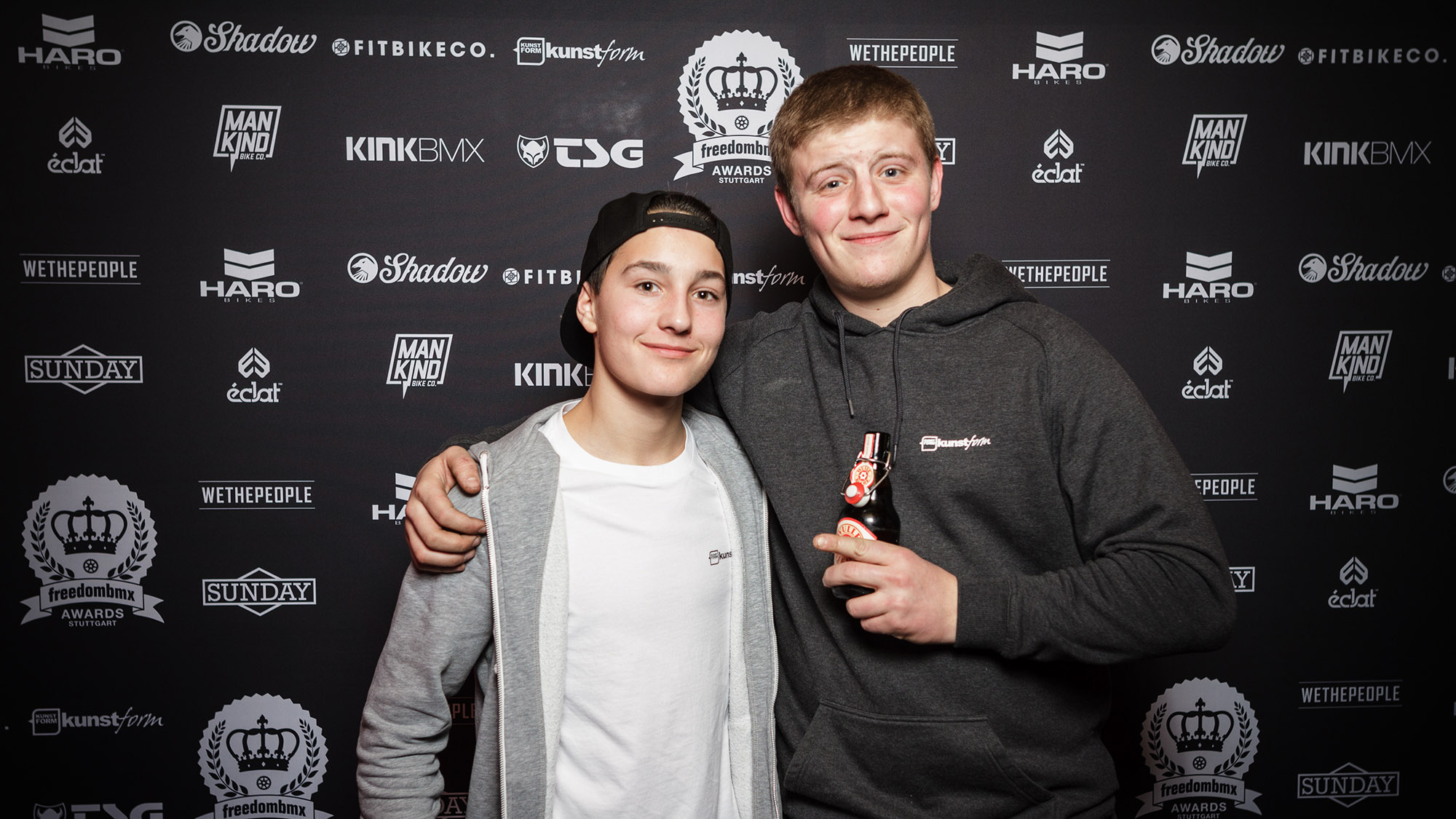 Official Justin Dennell und einfach nur noch mal Oliver Frömter