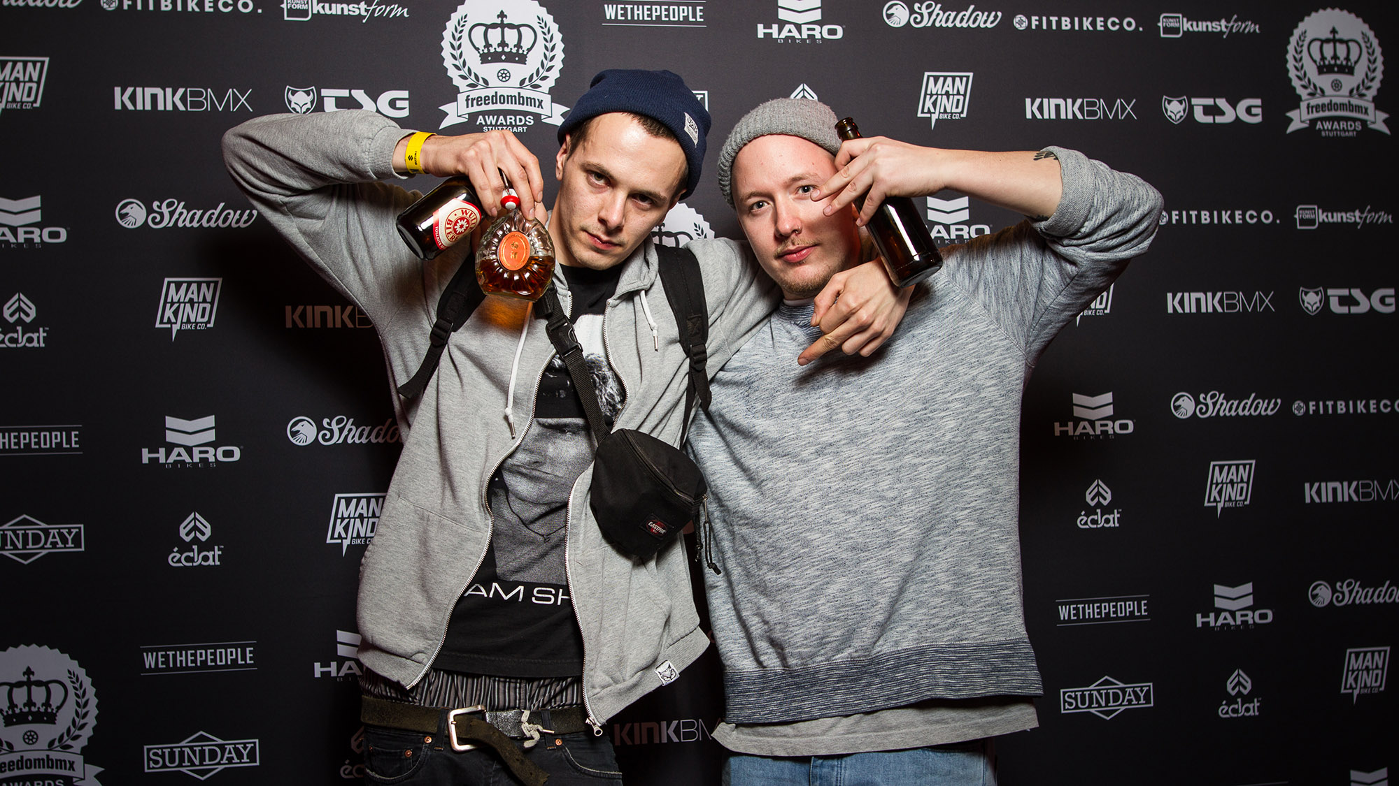 Simon "Huddl" Zimmermann und Marius Apro haben sich auch lieb, wenn mal gerade nicht das BMX Männle Turnier läuft