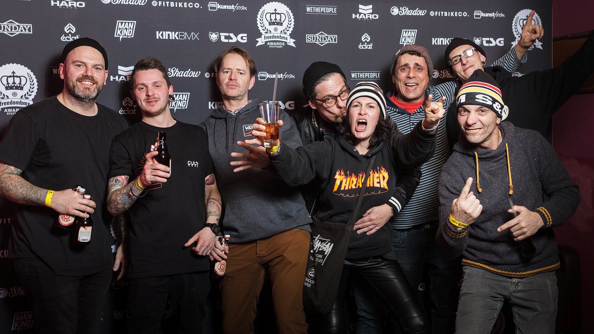 Auch aus dem Seniorenheim war ein Bus vor dem Zwölfzehn vorgefahren. Mit an Bord: Andy Zeiss, Betreuer Martin Kiesewetter, Bart de Jong, Arne und Jessi Lübcke, Thomas Stellwag und sein Zivi Alex Kusch sowie Guido Hinz