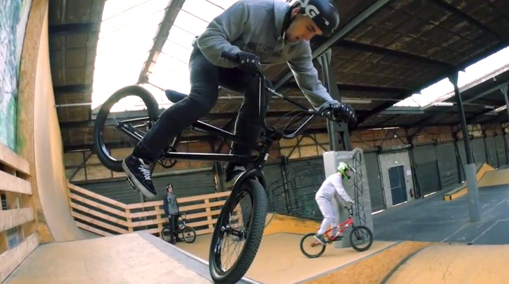 In der "In My Skill Circle"-Serie knöpft sich Miguel Franzem verschiedene Spots vor. In der ersten Folge ist der Stride Indoor Bike Park an der Reihe.