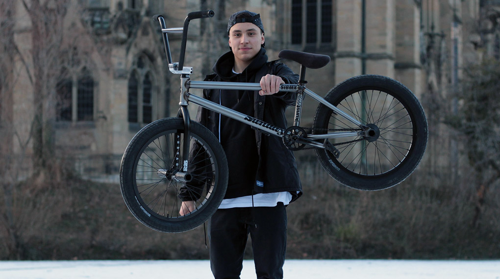 Der SIBMX-Teamfahrer Miguel Smajlji reist mit einem extra schicken Rad von Sunday Bikes zur Simple Session in Estland. Mehr dazu in diesem Bikecheck.