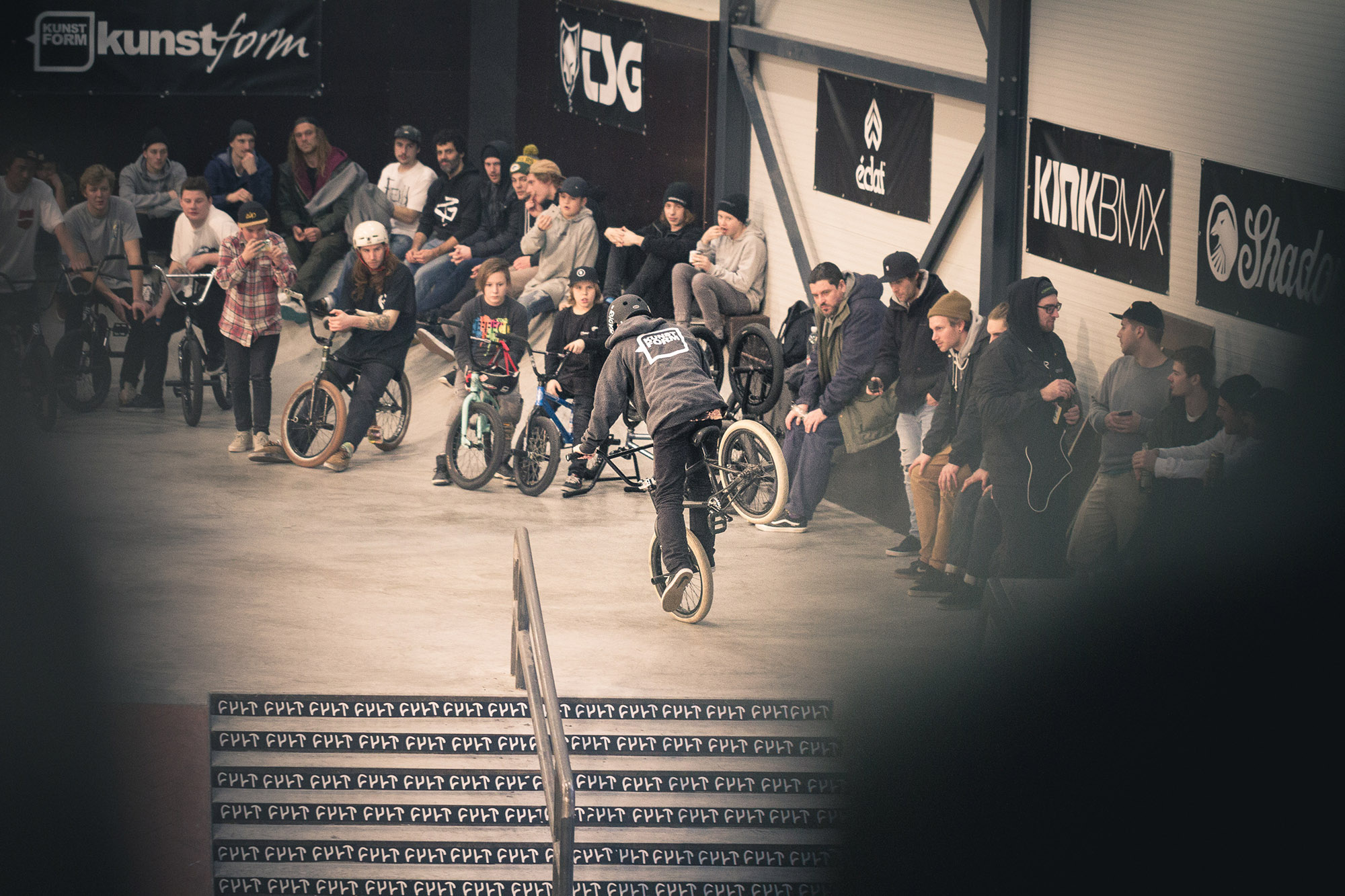 Wenige Sekunden nachdem dieses Foto entstanden ist, wirbelte das Rad unter Robin Kachfis Füße