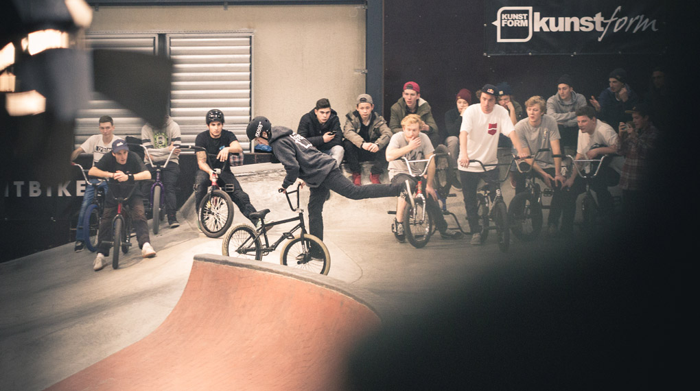 Bitte hier entlang für eine Fotogallery von der Stuttpark Session 2017 in Stuttgart mit haufenweise Bildern von Andy Schwarzkopf und Smail Mast.