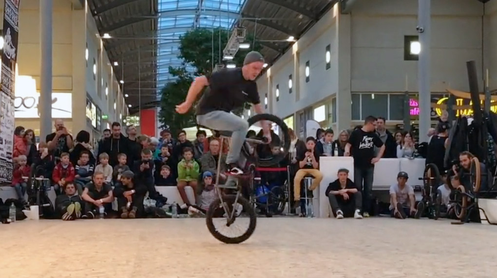 Hier gibt es Highlights aus der Pro-Klasse vom "Fight The Winter"-Flatlandcontest in Göttingen – und die Ergebnisse haben wir natürlich auch.