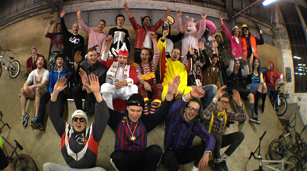 KÖLLE ALAAF! Die freedombmx Karnevalssitzung 2017 findet am 24. Februar in der Snipes | Halle 59 in Köln-Kalk statt. Hier erfährst du mehr.