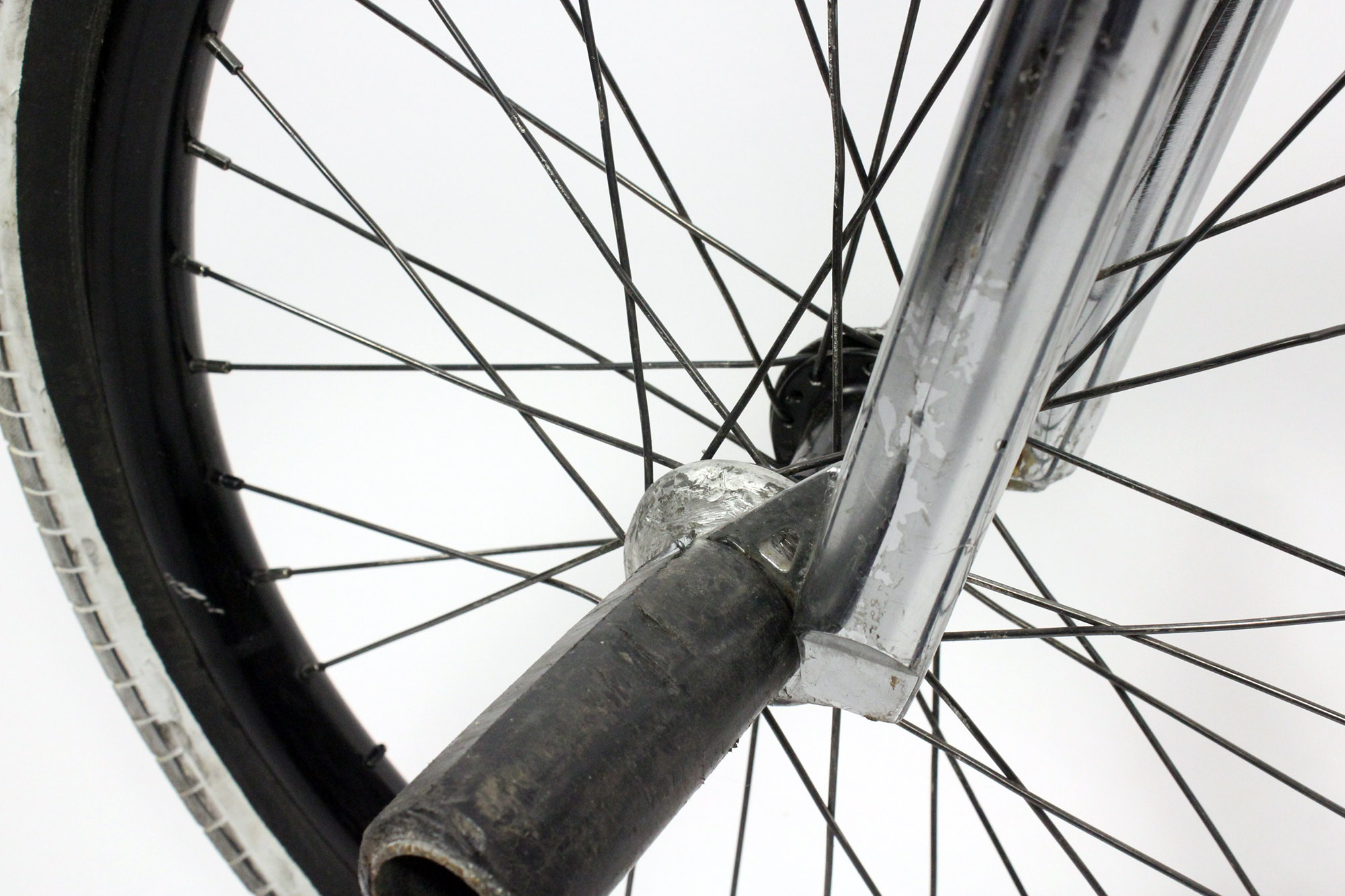 SaltPlus BMX Vorderrad und Demolition Plastikpegs