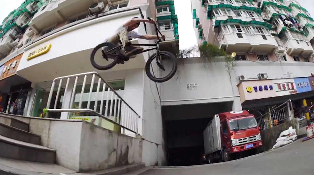 Im ersten Teil der neuen Territories-Reihe von digbmx.com verschlägt es die beiden éclat-Fahrer Alex Kennedy und Bruno Hoffmann nach Ningbo (China).