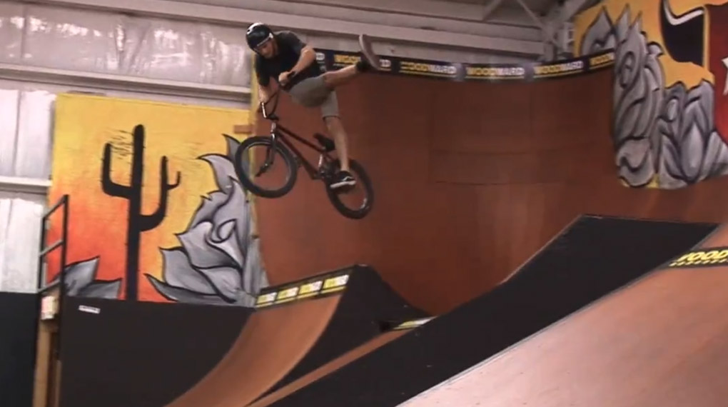 Dan Foley zuzuschauen, macht immer wieder Spaß. In diesem Video flowt er durch das legendäre Woodward Camp in Pennsylvania.