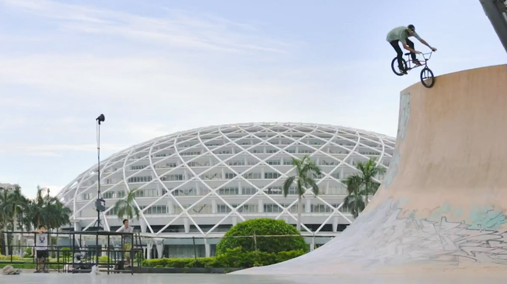 31 Minuten BMX vom Feinsten: Einmal bitte hier klicken für das großartige "Make It Happen"-Video mit Greg Illingworth, Ed Zunda, Matthias Dandois uvm.