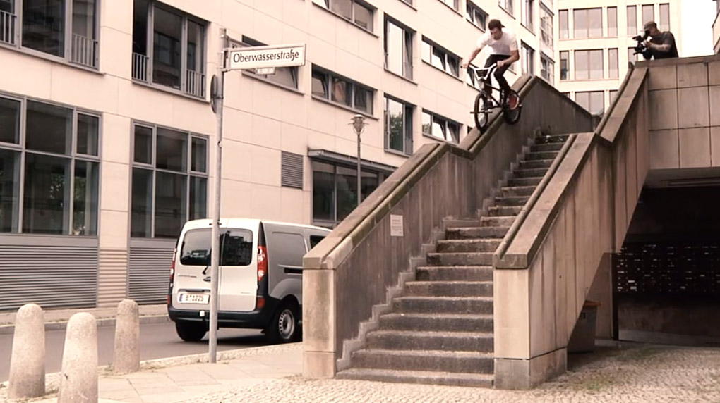 Shayn Steels, Nathan Williams, Tom Curtin, Tom Sanders, Jeff Zielinski, James Cox, James Newrick und Marv zeigen sich in "Anti-dote" gewohnt stilsicher.