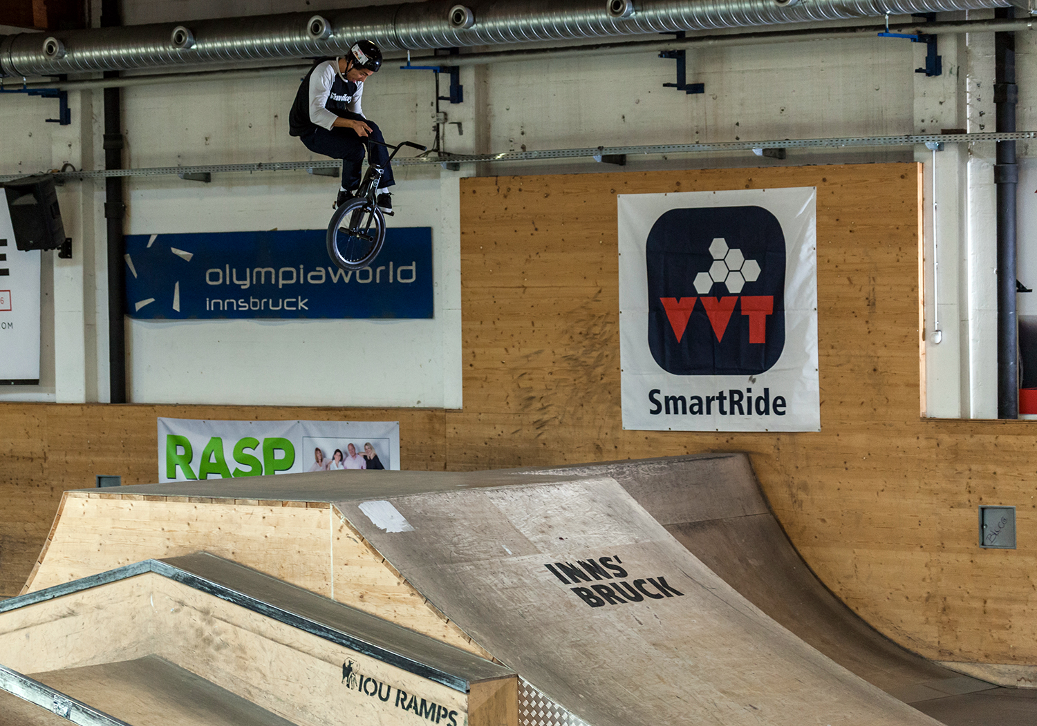 Daniel Portorreal kennt sich nicht nur mit Vorderradlehnungen aus; Foto: Sebastian Marggraff