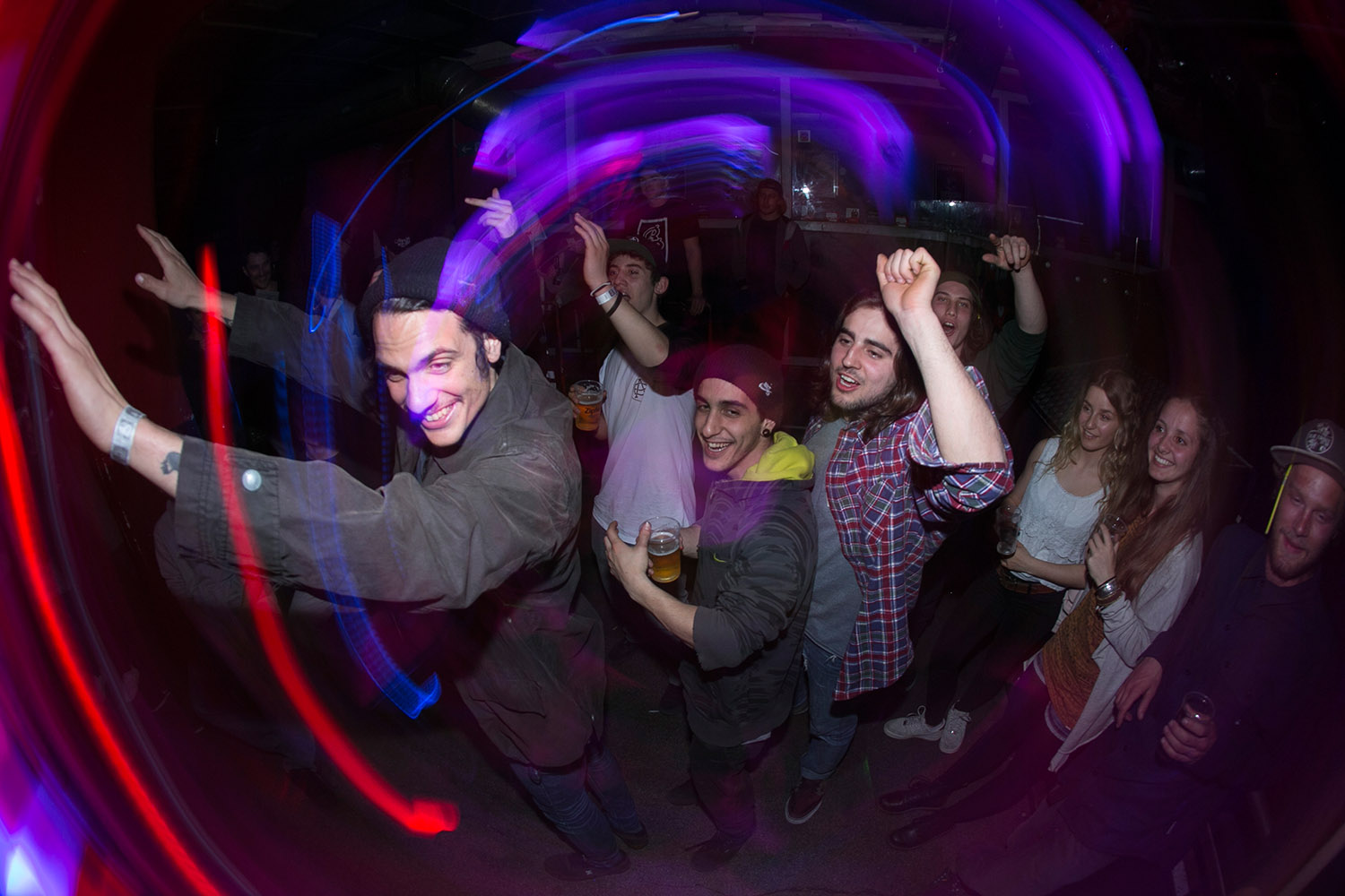 Partypeople auf dem Weg nach Blankenese; Foto: Fabio Craco