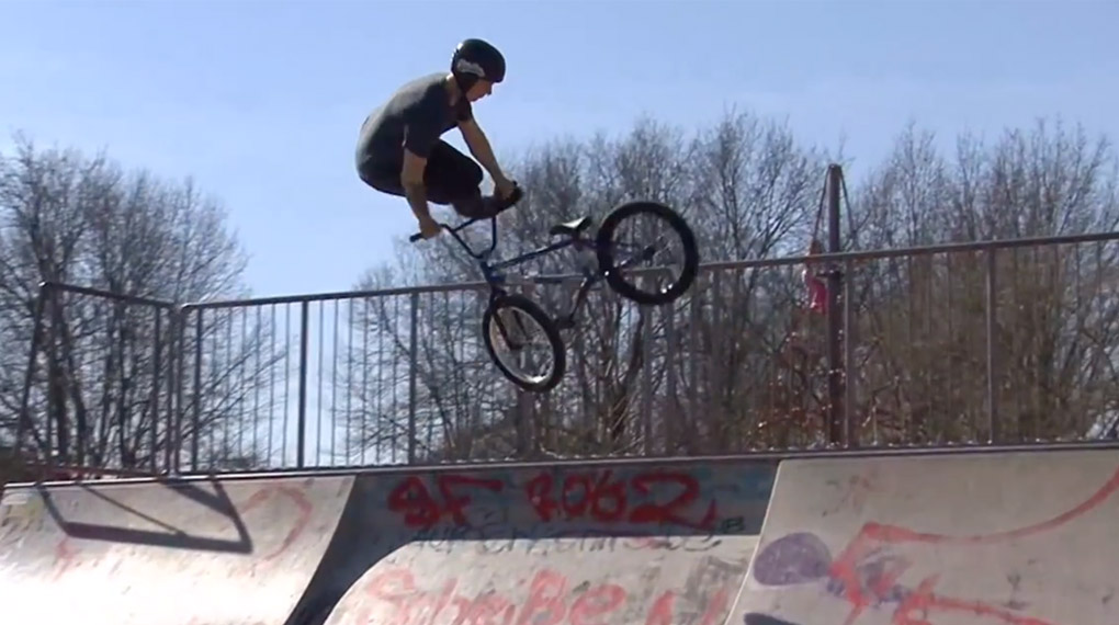 Dominik Nothdurft hat für dieses Video ein paar Parks in und um Berlin abgeklappert und Christian Berger hat das Ganze mal wieder super in Szene gesetzt.