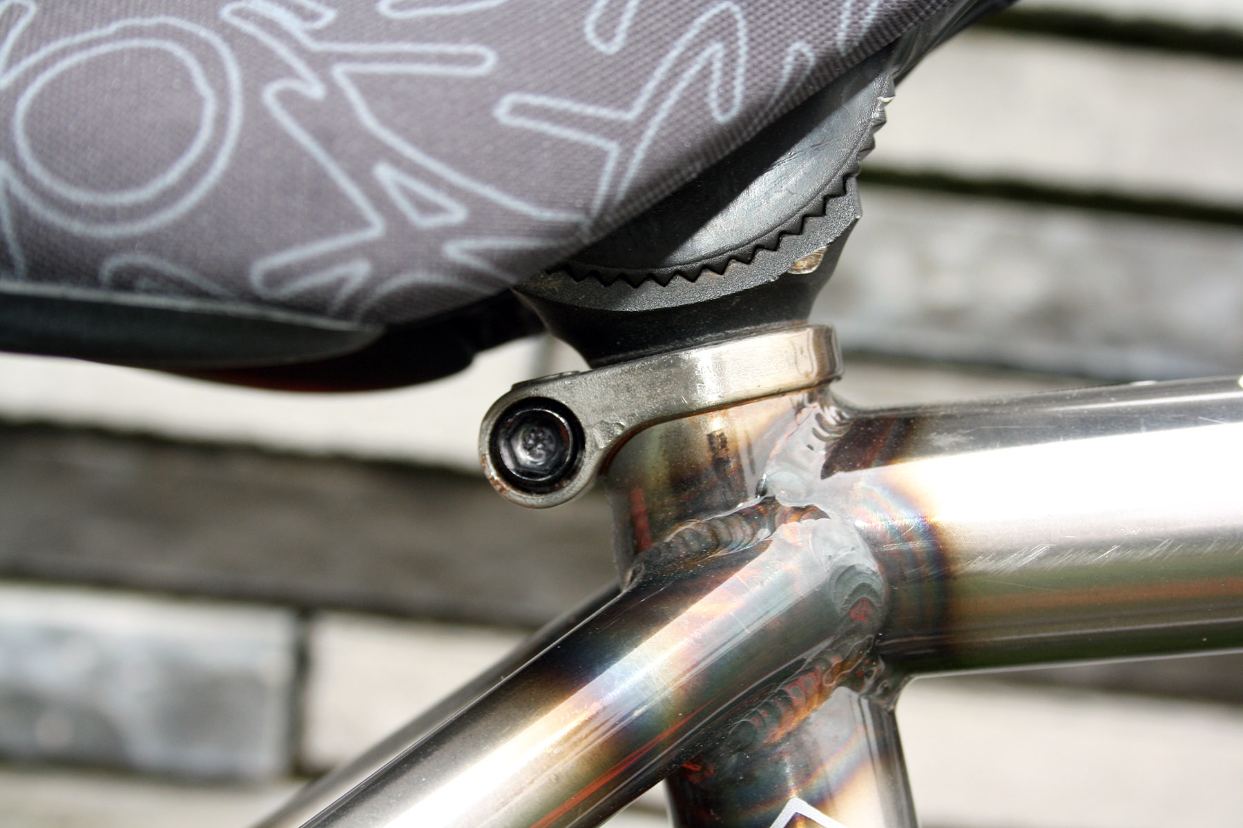 integrierte Sattelklemme am Federal Bikes Lacey DLX BMX-Rahmen