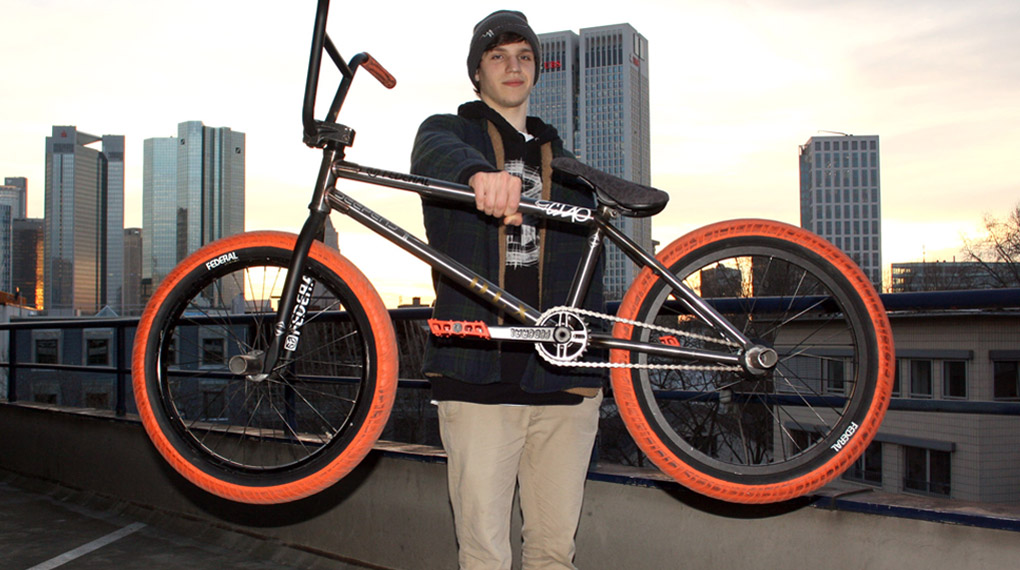 Jan Hollinger ist neu auf Federal Bikes. Wir haben uns für diesen Bikecheck das Rad des Frankfurter Fakie-Manual-Connaisseurs einmal genauer angeschaut.