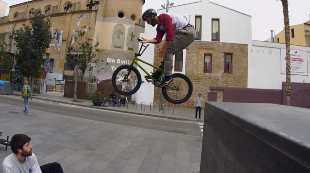 Johannes Winkelmann hat für dieses Video vier Wochen lang die Straßen von Barcelona nach Spots abgegrast. Das Ergebnis weiß in allen Belangen zu überzeugen.