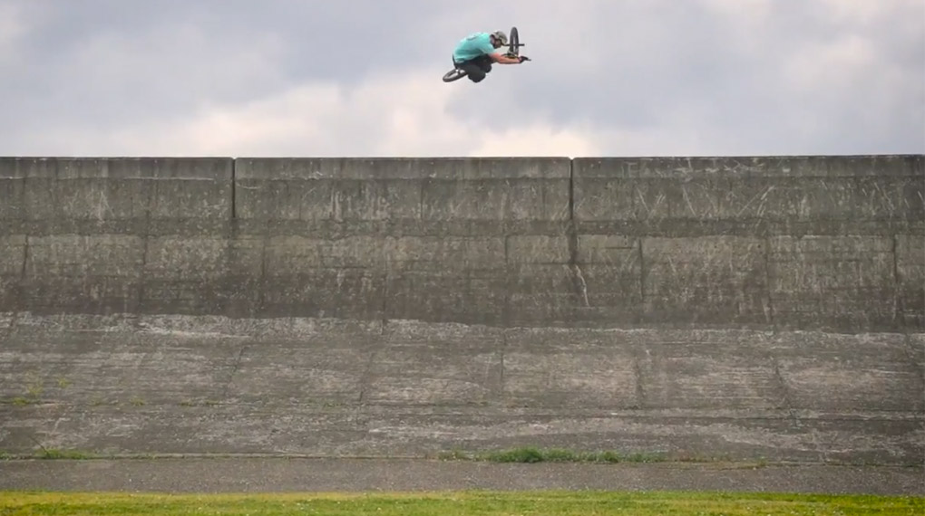 Was für ein Boss! Hier kannst du dir angucken, warum der Part von Gary Young auf "Vans Illustrated" völlig zu Recht für den NORA Cup 2016 nominiert wurde.