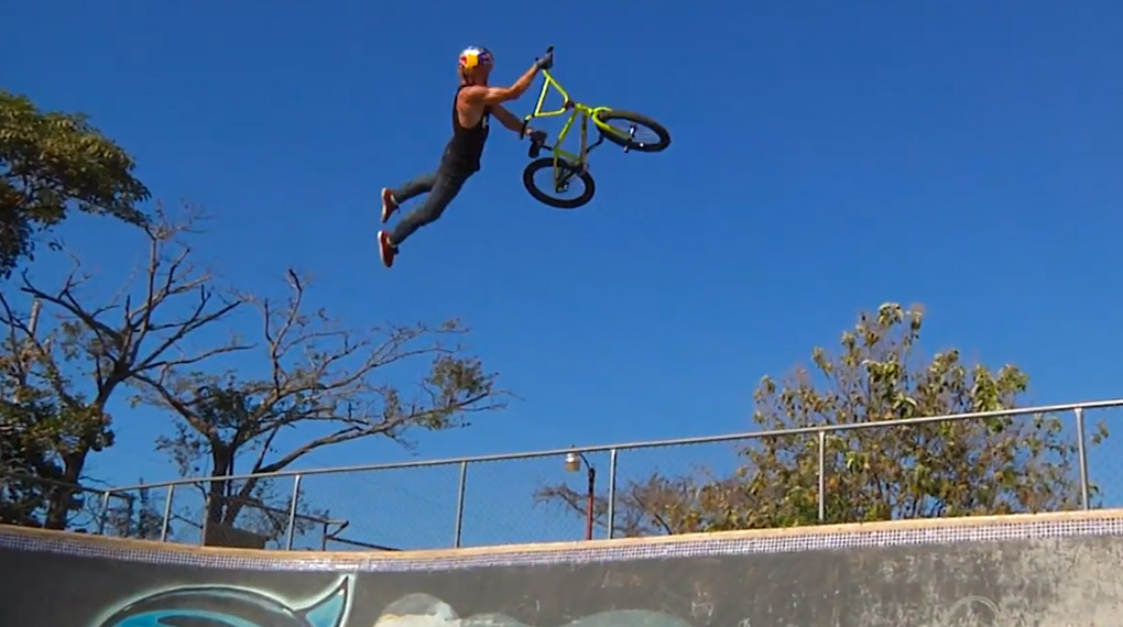 Kenneth Tencio ist einer der fruchtlosesten Fahrer aller Zeiten! In diesem Video zerlegt er ein paar Spots in seiner wunderschönen Heimat Costa Rica.﻿​