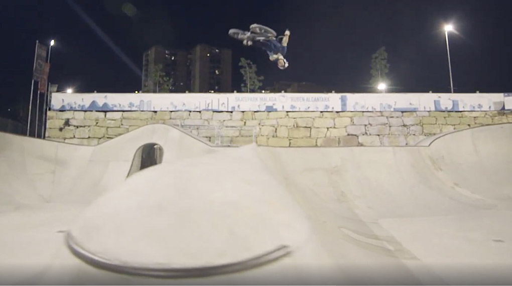 In der ersten Folge der neuen "Lined Up"-Videoserie von Red Bull fährt Sergio Layos eine 90-Sekunden-Line im Ruben Alcantara Skatepark von Málaga.