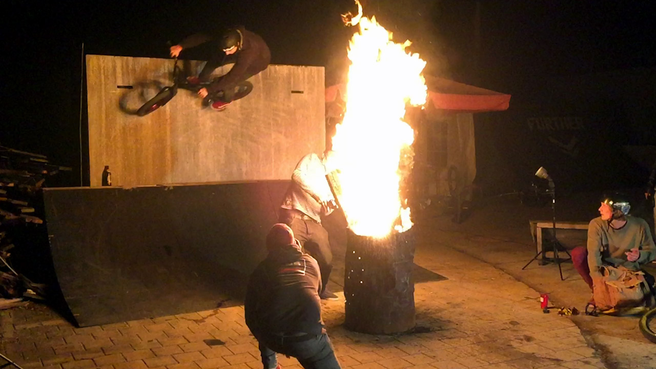 Der Lohhof Revival Jam war lit af – und das im wahrsten Sinne des Wortes! Mehr dazu in unserem Video von einem endsgeilen Tag vor den Toren Münchens.