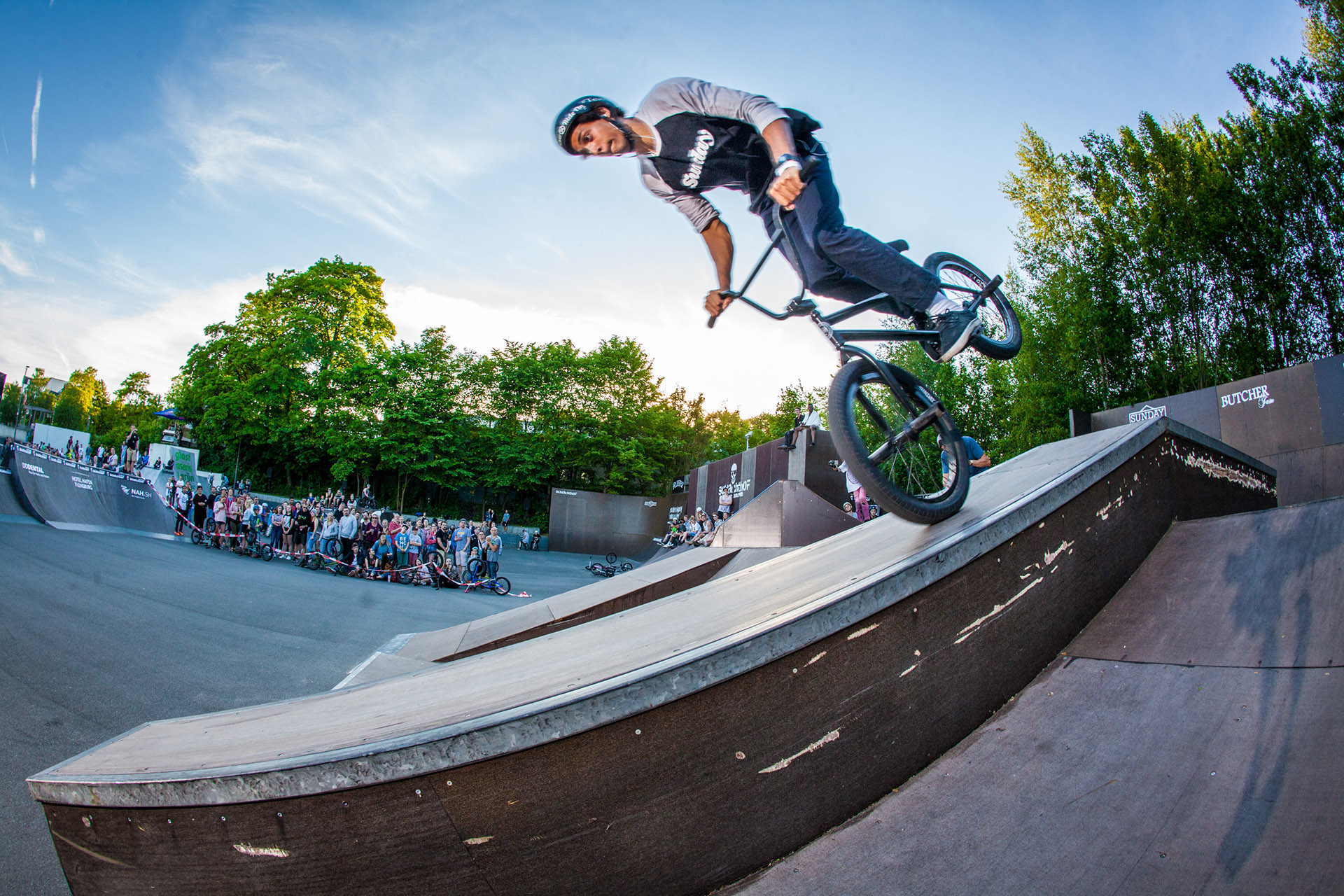 Daniel Portorreal war mit Mark Burnett und dem deutschen Streetteam von Sunday Bikes in Flensburg am Start