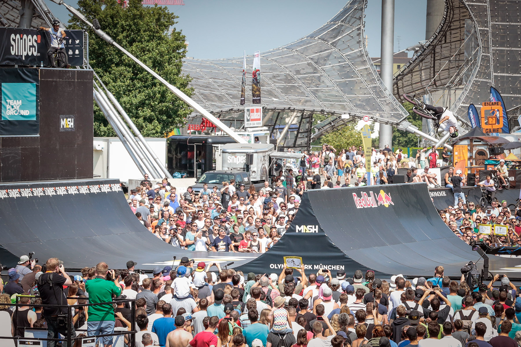 Checkt die Crowd! Barspin Flair von Pat Casey vor tausenden von Zuschauer_innen