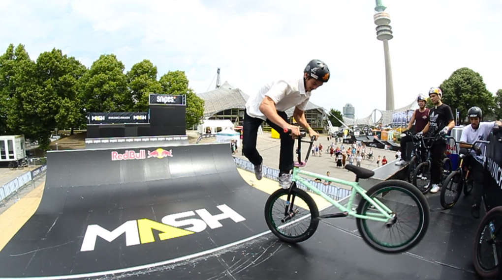 Hier sind die Highlights vom Training für BMX Spine Ramp auf dem Munich Mash 2017 mit Kevin Peraza, Pat Casey, Alex Hiam und Konsorten.