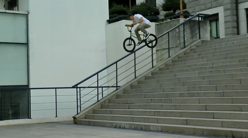 All killer, no filler! Devon Smillie, Kilian Roth und Alex Kennedy nehmen im "Seouled Out"-Video von éclat die Hauptstadt von Südkorea auseinander.