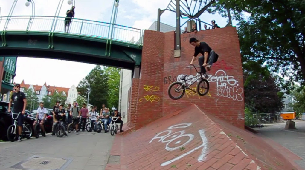 Am 12. August 2017 findet ein BMX Street Jam in Hannover statt, bei dem es jede Menge Sachpreise von Bikers Base zu gewinnen gibt.