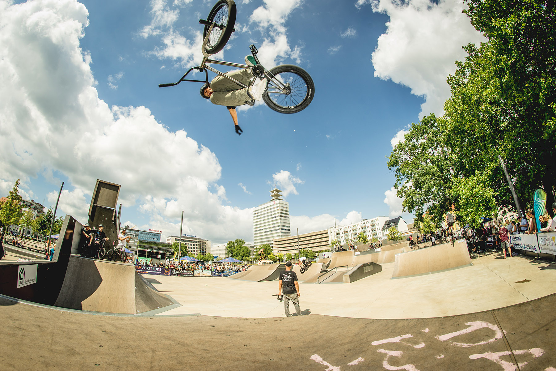 Adrian Warnken treibt xmx Pippi in die Augen