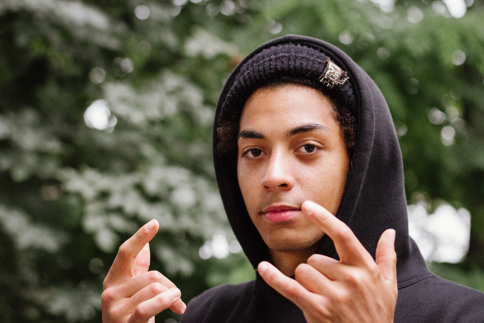 Seitdem der unvergleichliche xmx nicht mehr für freedombmx arbeitet, gibt es auf dieser Seite eindeutig zu wenige Metal Horns zu sehen. Wir geloben Besserung und knüpfen mit diesem Foto von Daniel Portorreal an glorreiche Zeiten an