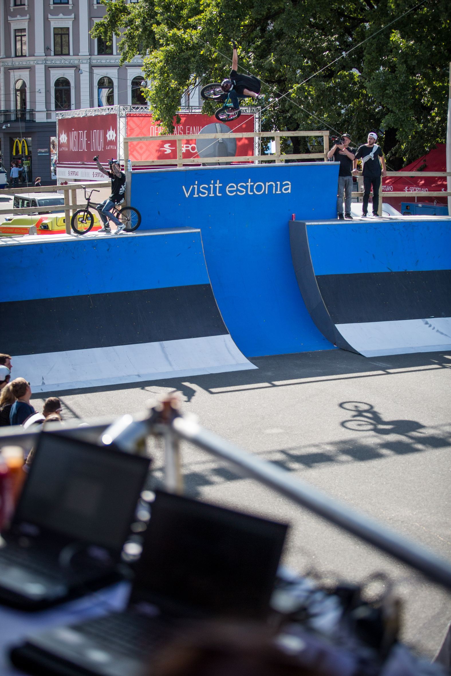 No Handed Trannsfer von Ernests Zebolds