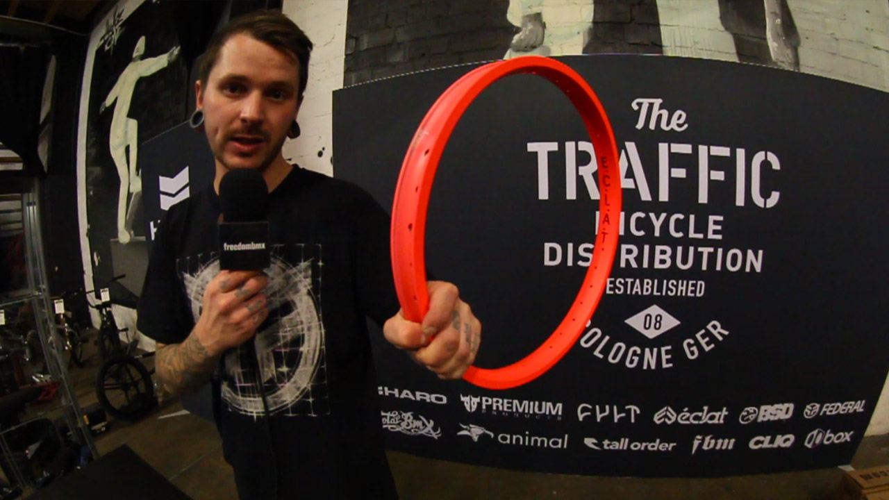 Martin Kiesewetter von Traffic Distribution stellt auf der European BMX Trade Show 2017 in Münster einige neue Produkte von Cult, éclat und BSD vor.