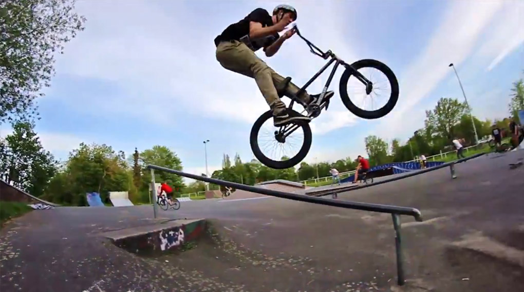 Witness the quickness: Jannik Raykowski mit einer rasanten Vorstellung in seinem zweiten Wohnzimmer, dem Skatepark an den Sülzwiesen in Lüneburg.