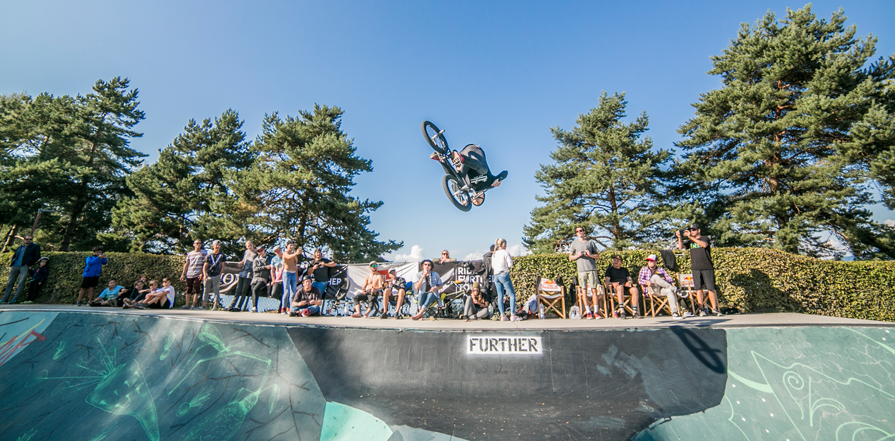 Bäm, Oida! Tobias Freigang mit dem Trick des Tages, einem Quarter-to-Quarter-Flair-Transfer über die kleine Box; Foto: Alex Grüber