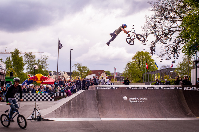 Der Butcher Jam zieht seit vielen Jahren Pros aus aller Welt an. Hier haben wir zum Beispiel Kenneth Tencio aus Costa Rica mit einem 360 Superman Seatgrab auf der 2016er Auflage