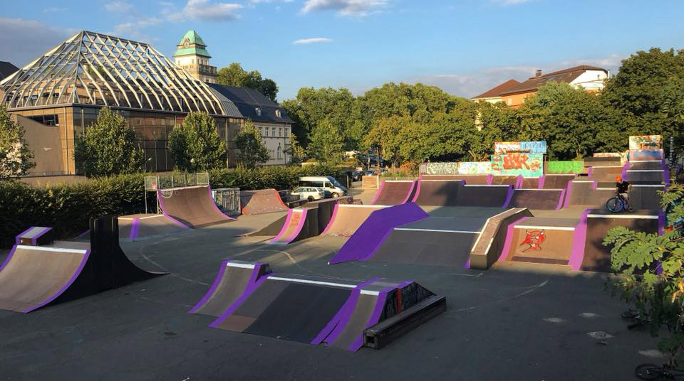 Am 14. Oktober 2017 wird es zum 25. Geburtstag des Skateparks an der Darmstädter Stadtmauer einen BMX-Jam geben. Hier erfährst du mehr.