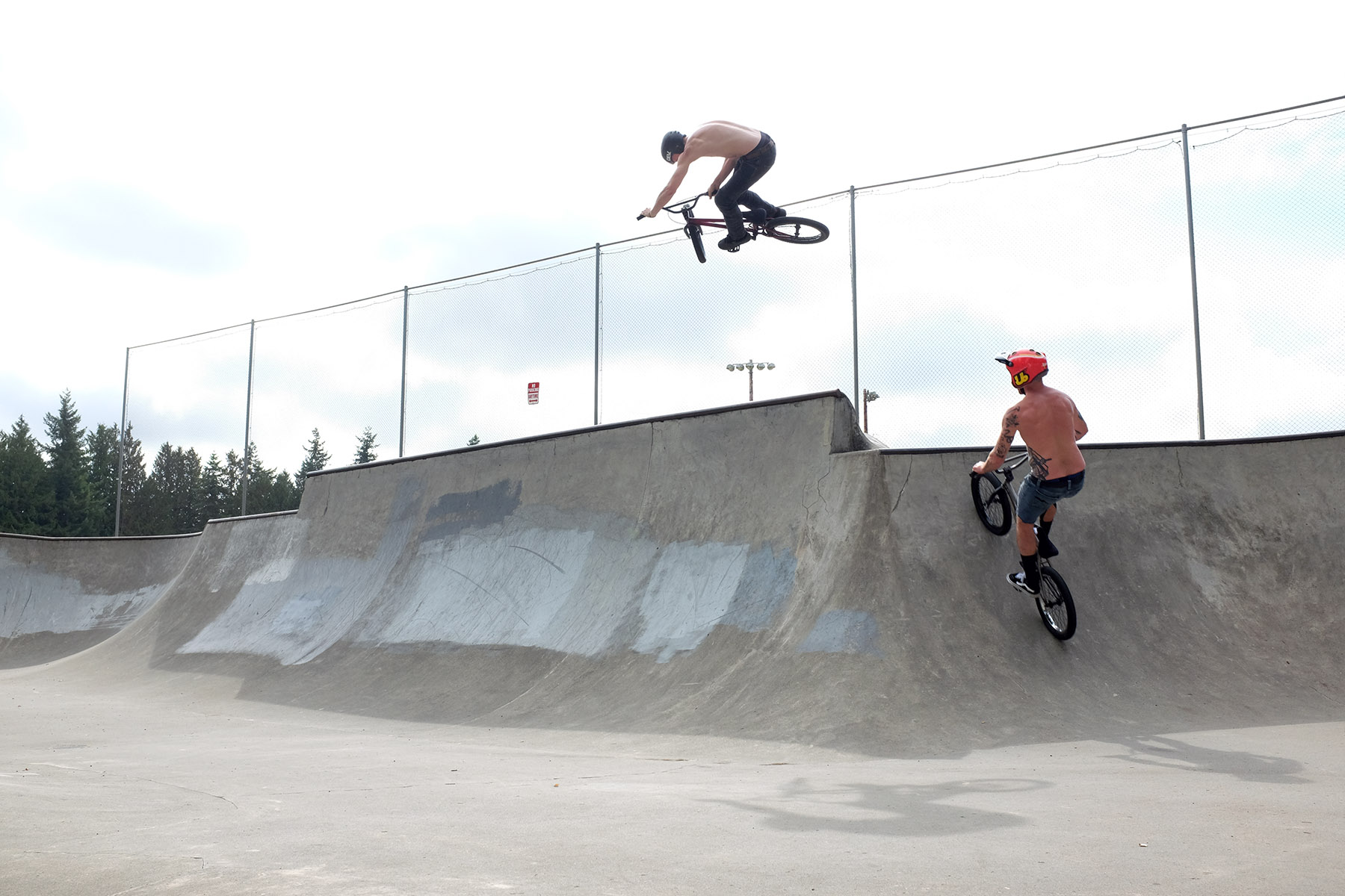 Torben und Mike, Train in Arlington, WA – erster Skatepark auf dem Trip