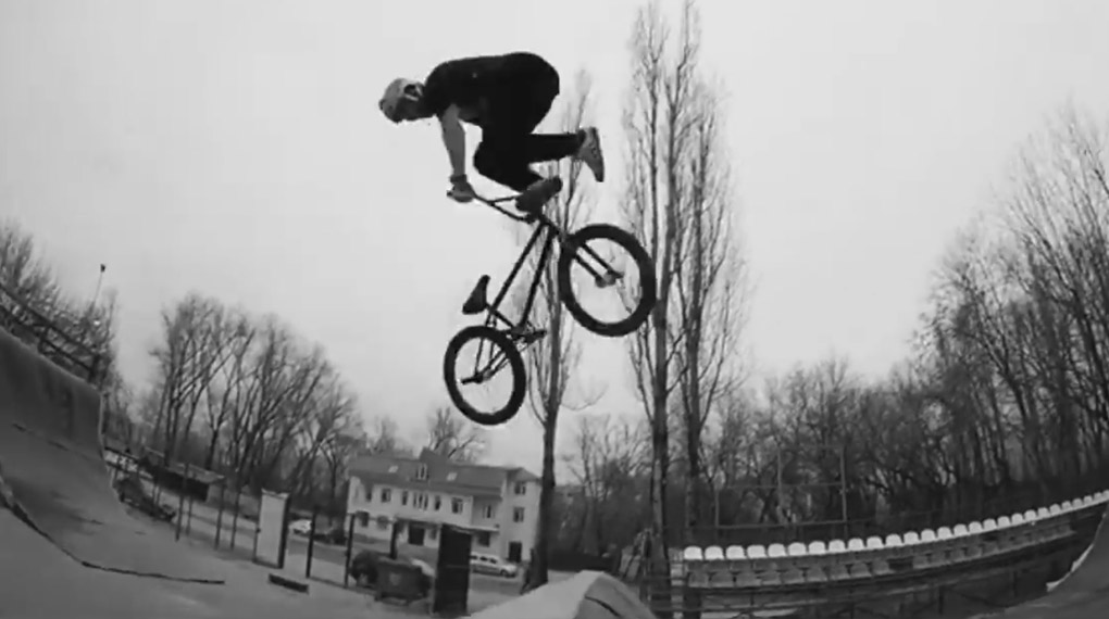 Kostya Andreev ist nicht nur einer der besten Rampenfahrer der Welt, sondern könnte auch in der ersten Liga des Grindsports mitmischen, wenn er nur wollte.