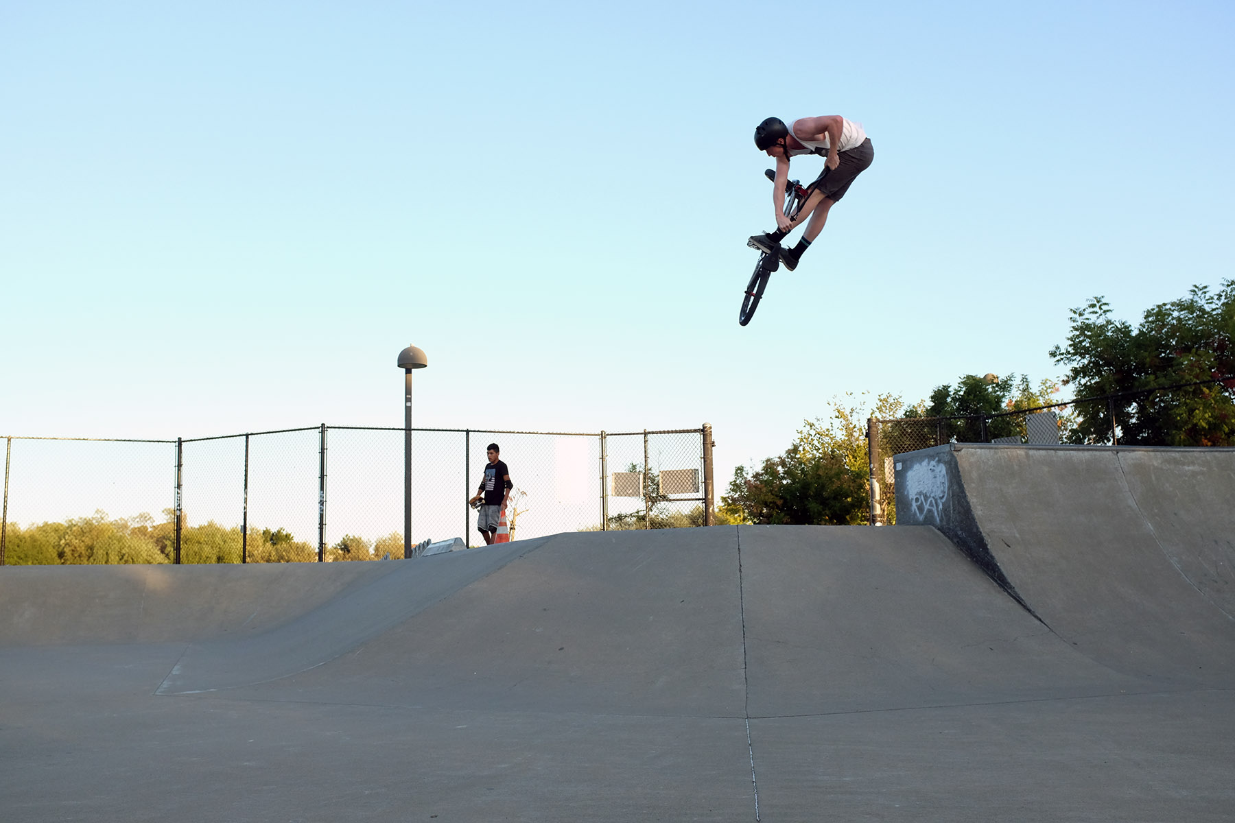 Max clicked Turndown im Novato Skatepark, CA