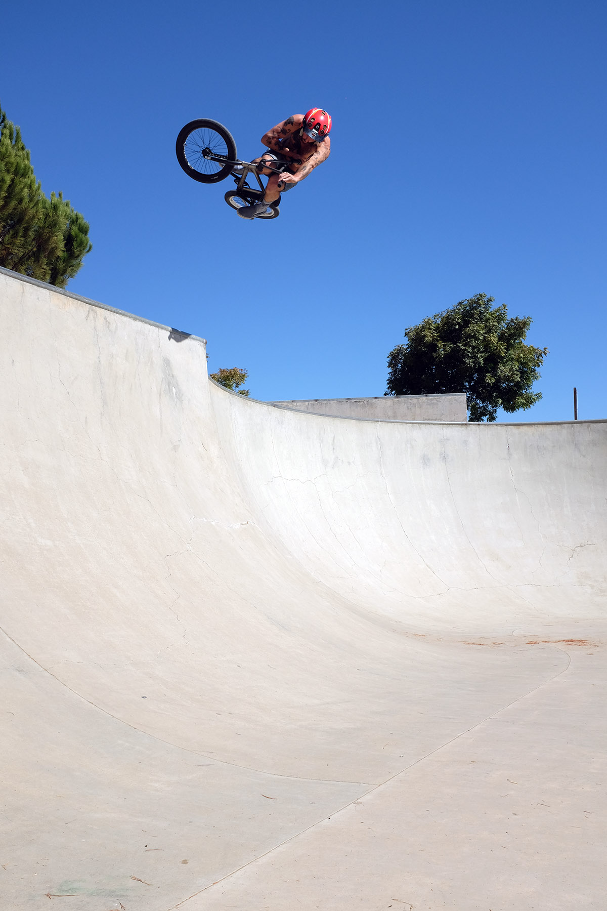 Manual Mike - Table im Benicia Skatepark, CA