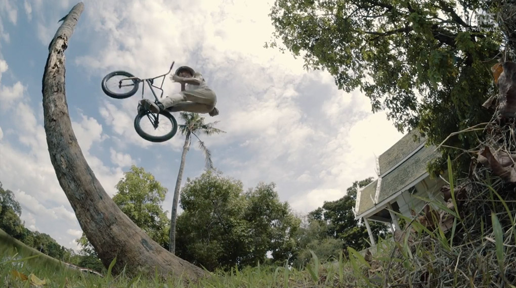 In Teil 3 des "The Palmistry"-Epos von Vans begleiten wir Nicolas Badet, Benoît Gea, Tom Deville & Kilian Roth auf einem unvergesslichen Trip nach Thailand.