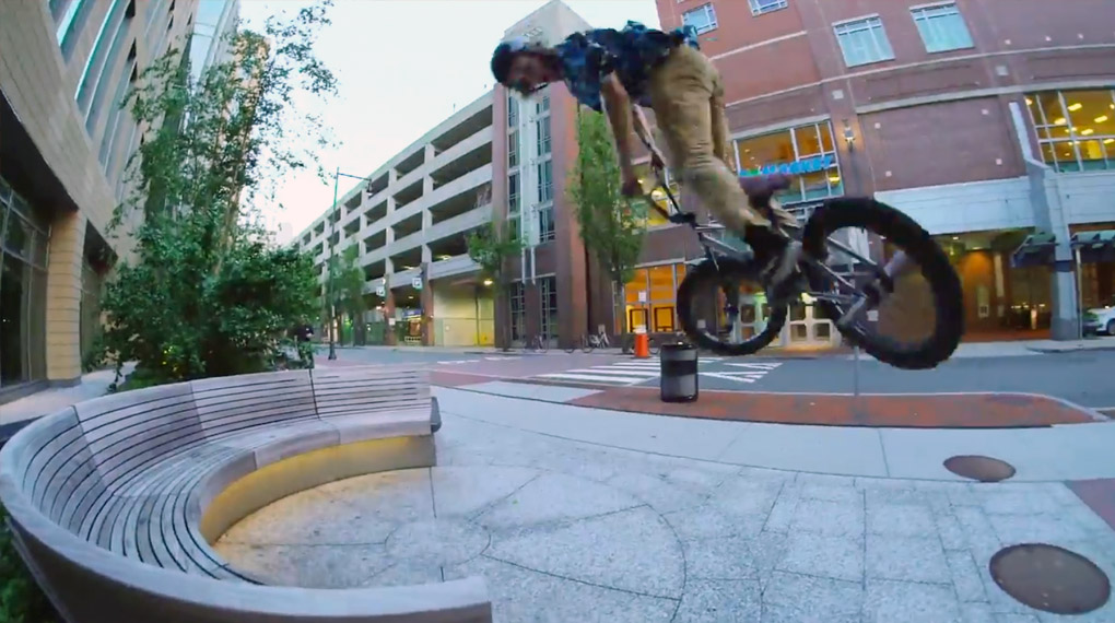 Hier ist der Trailer für den "Odyssey vs Sunday"-Videobattle mit Broc Raiford, Justin Spriet, Chris Childs, Erik Elstran, Mark Burnett uvm.