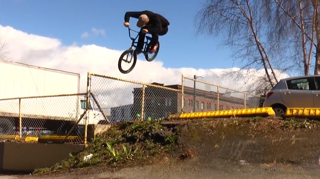 Jordan Hango beweist in seinem neuen Video für Fitbikeco. einmal mehr, dass er komplett furchtlos ist und ein sehr gutes Auge für Spots hat.