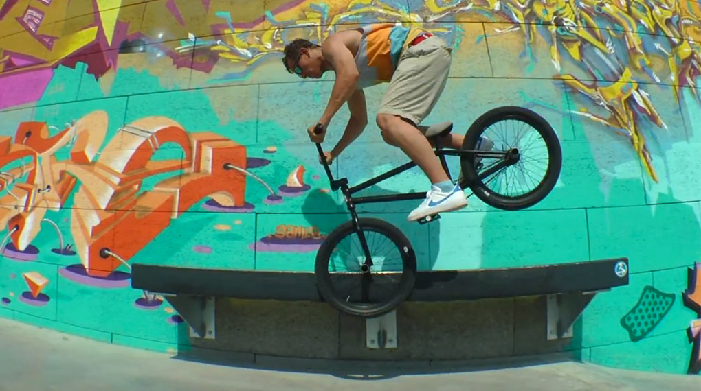 Hier sind ein paar sonnige Clips von der Eastside Crew und ihren Homies, die im Sommer 2017 am Skateplaza Erfurt entstanden sind.