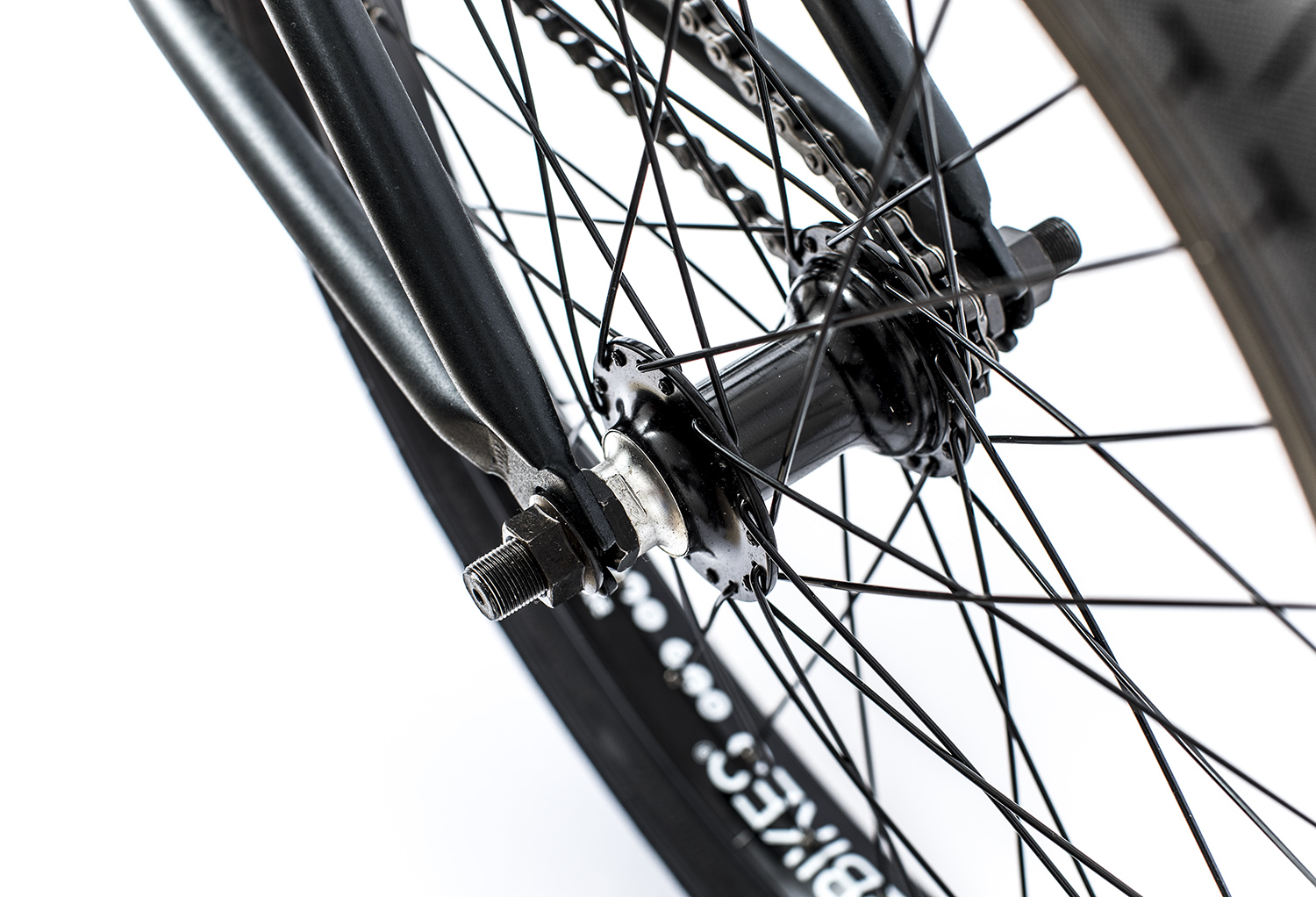 Die Naben des KHE Silencer sind sowohl vorne als auch hinten präzisionsgelagert