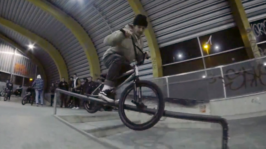 Hier sind das Video und ein paar harte Fakten vom traditionellen Warmfahren für die kunstform Stock Session im Skatepark am Stuttgarter Parkfriedhof.